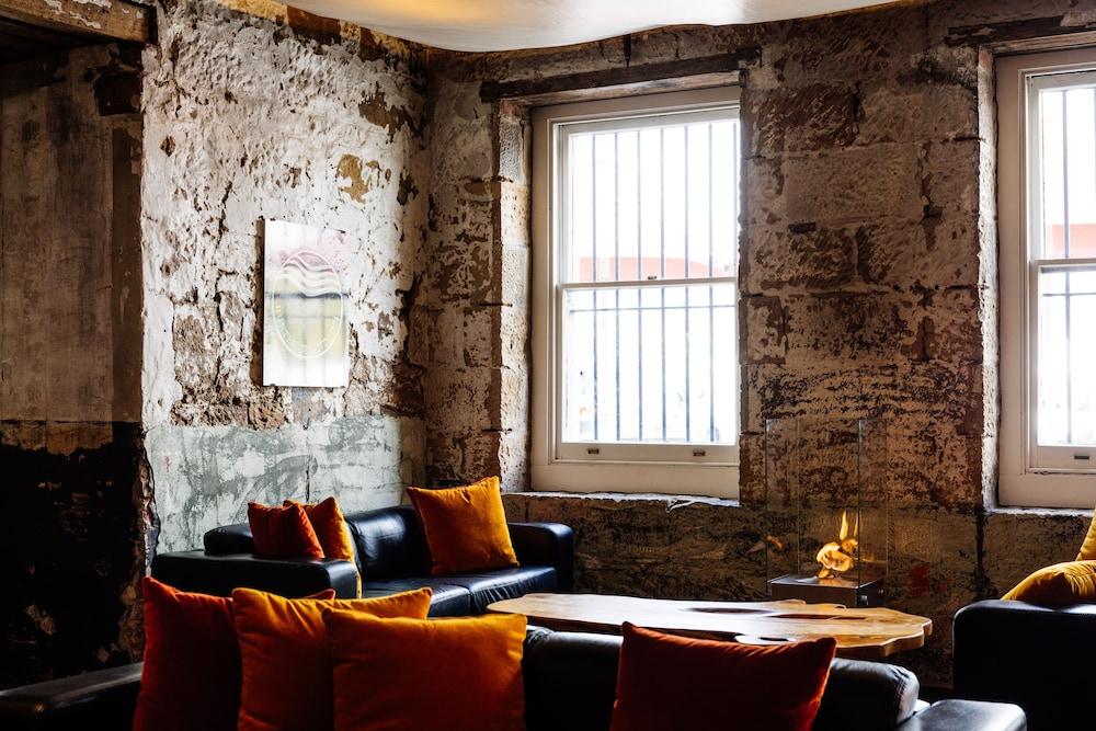 The Henry Jones Art Hotel Χόμπαρτ Εξωτερικό φωτογραφία The interior of the Old Dispensary